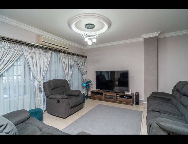 3 BEDROOM APARTMENT FOR SALE IN GLEN HILLS